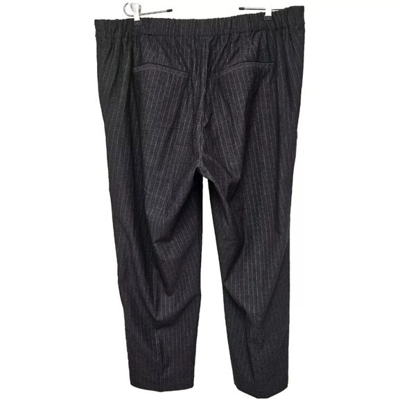 Old Navy Size 18 Gray Pinstripe Dress Slacks Pants Elastic Waist Pockets - Picture 4 of 6